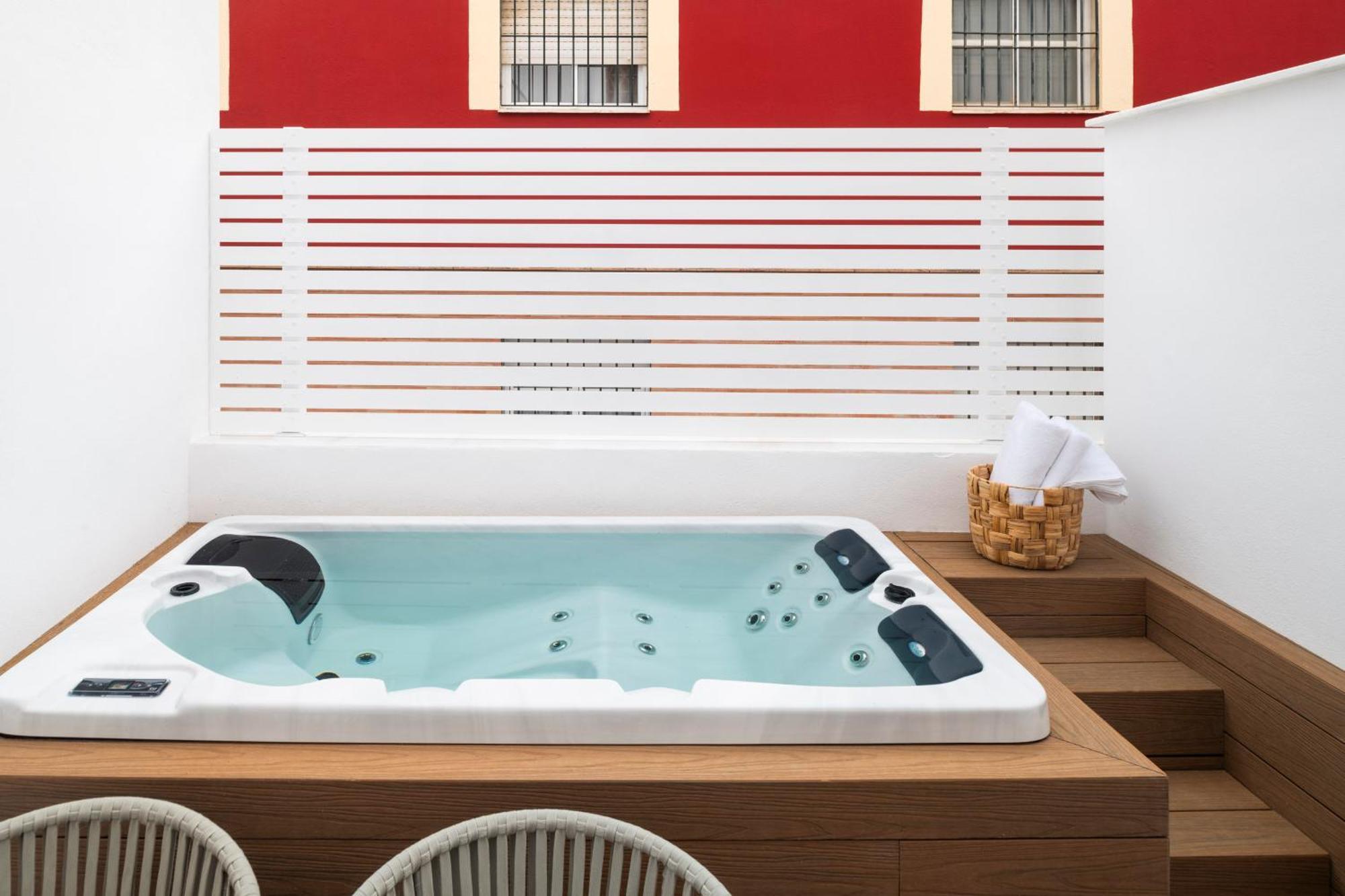 Magno Apartments Santa Clara - Private Terraces With Jacuzzi Seville Ngoại thất bức ảnh
