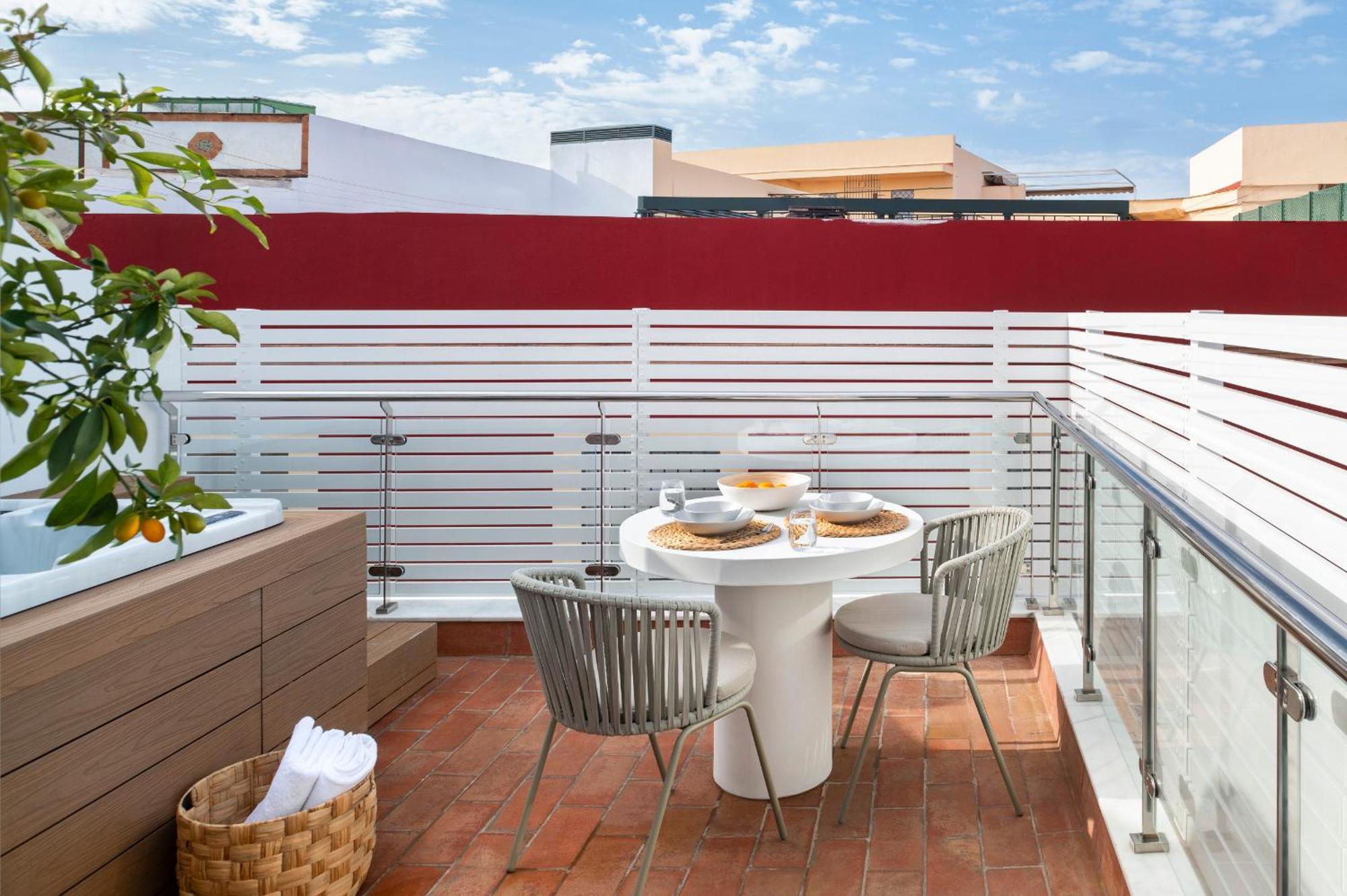 Magno Apartments Santa Clara - Private Terraces With Jacuzzi Seville Ngoại thất bức ảnh